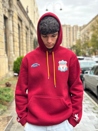 Liverpool Red Legacy Hoody – Loqo, İl və Ad-Nömrə Dizaynlı